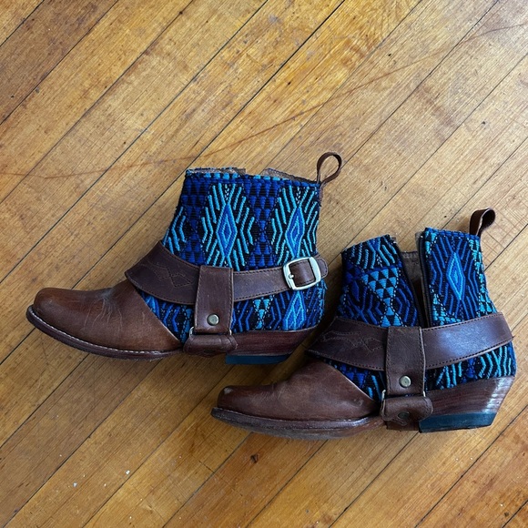 *Hand-Stitched* Guatemalan Leather Blue Patterned Ankle Boots w/ Removable Strap - Picture 1 of 6